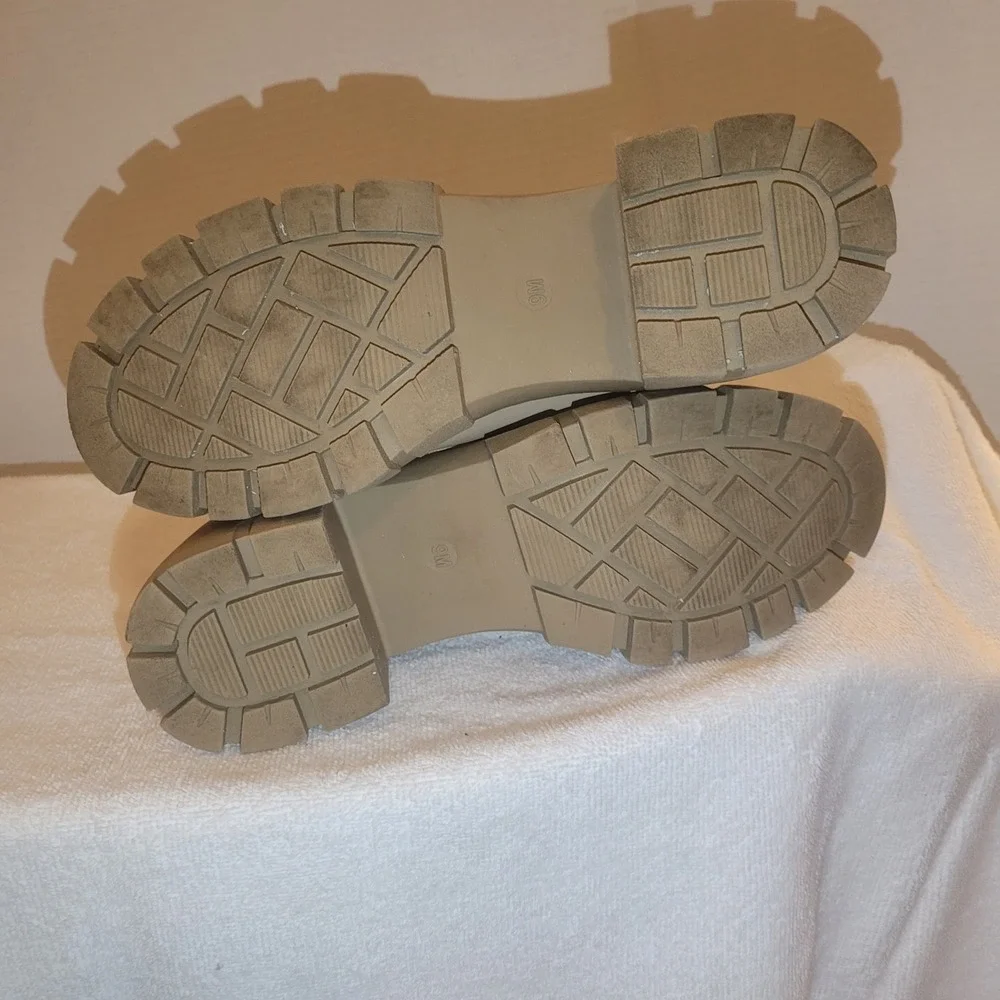 Like‎ new women's platform LUG chunky heels loafers SZ 9